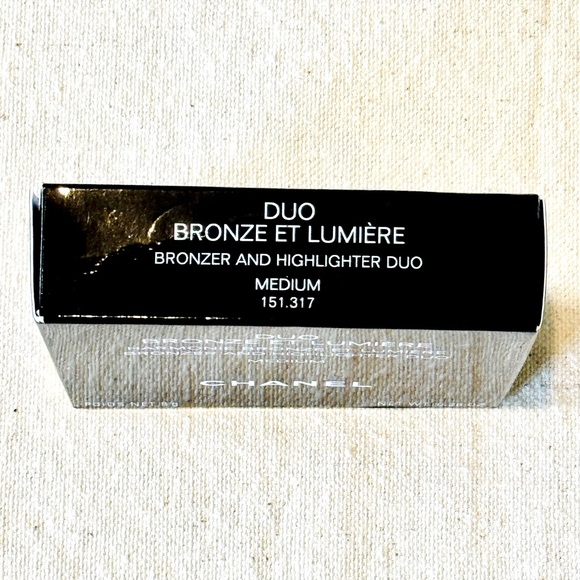 CHANEL BEAUTY Duo Bronze Et Lumière Powder Compact in Medium, NEW NIB - RARE! - Picture 9 of 10